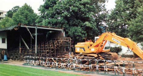 Abriss der Haupttribüne 1994 (Supporters News 11/94)