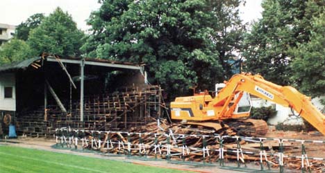 Abriss der Haupttribüne 1994 (Supporters News 11/94)